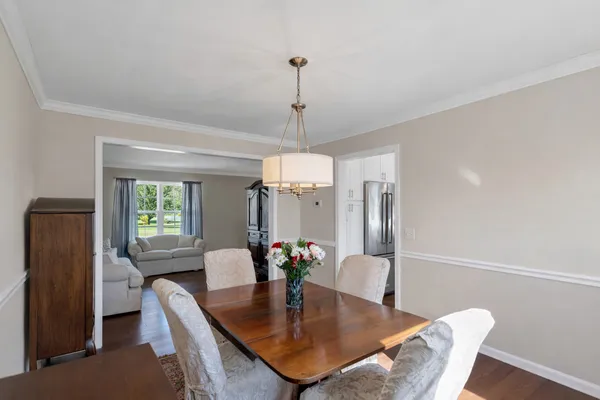 $450,000 | 176 Woodland Park Circle, Gilberts, IL 60136