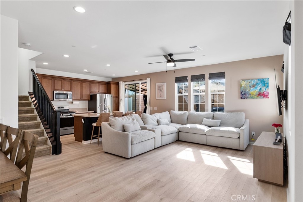 358 Hydrangea Street Fillmore, CA 93015 - Photo 6 of 63