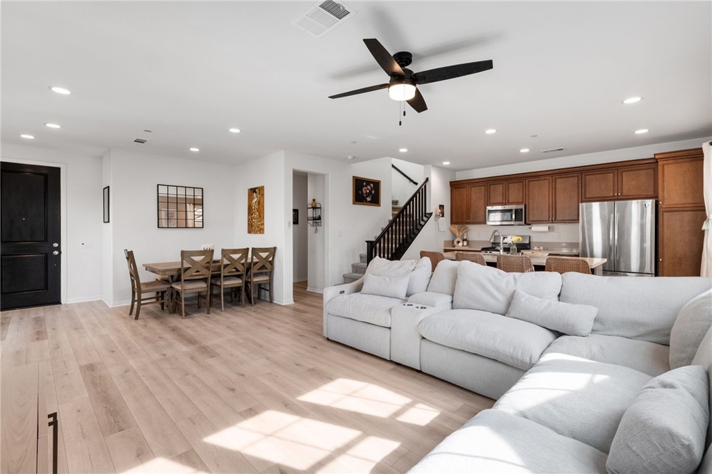 358 Hydrangea Street Fillmore, CA 93015 - Photo 7 of 63