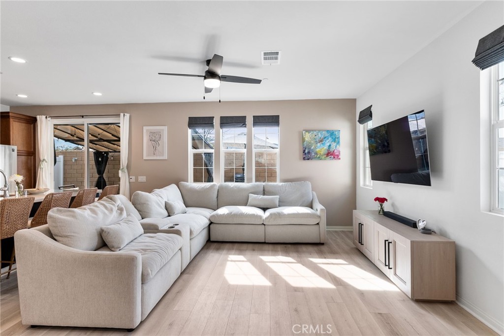 358 Hydrangea Street Fillmore, CA 93015 - Photo 8 of 63