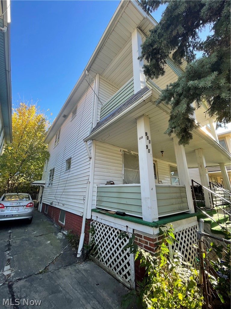 901 Alhambra Road Cleveland, OH 44110 - Photo 2 of 26