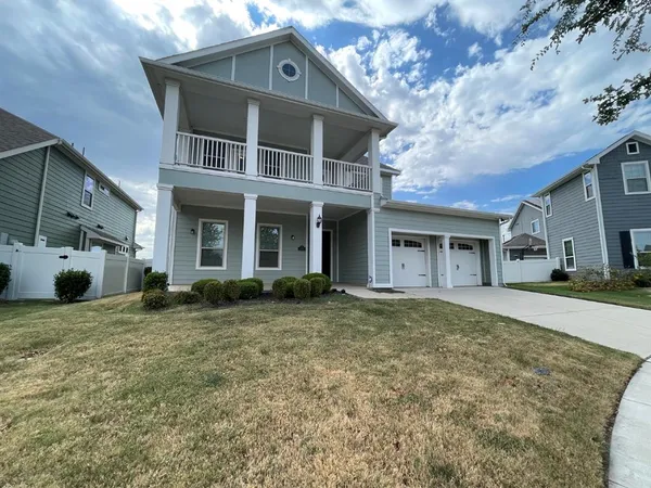 $2,950 | 2013 State Street, Aubrey, TX 76227