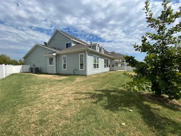 $2,950 | 2013 State Street, Aubrey, TX 76227