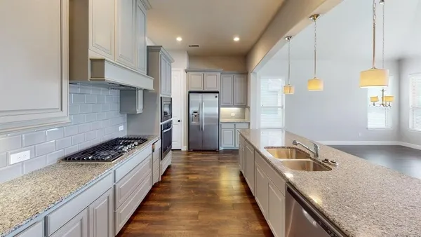 $2,950 | 2013 State Street, Aubrey, TX 76227