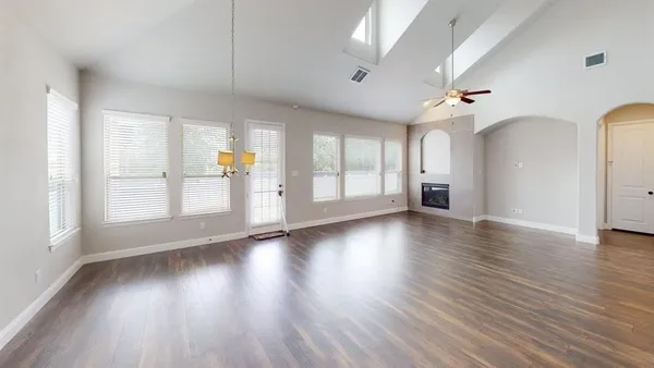 $2,950 | 2013 State Street, Aubrey, TX 76227