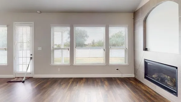 $2,950 | 2013 State Street, Aubrey, TX 76227