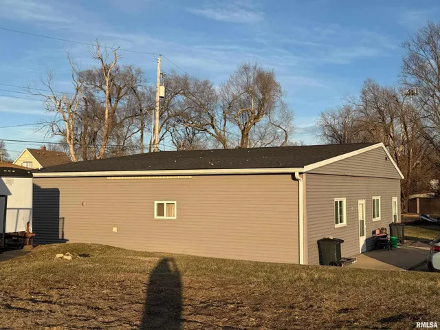 $145,000 | 301 Holly Drive, Washington, IL 61571