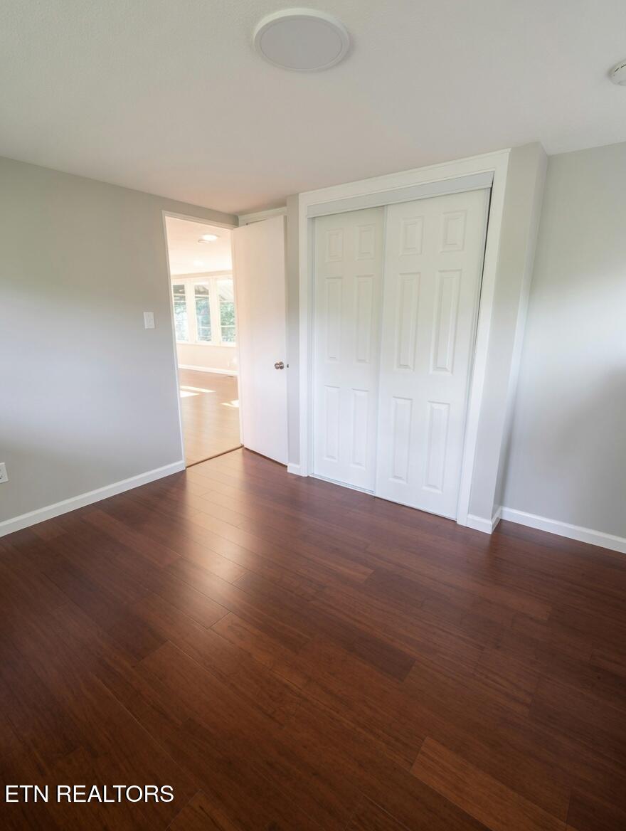 606 West Outer Drive Oak Ridge, TN 37830 - Photo 29 of 32 Master Bedroom
