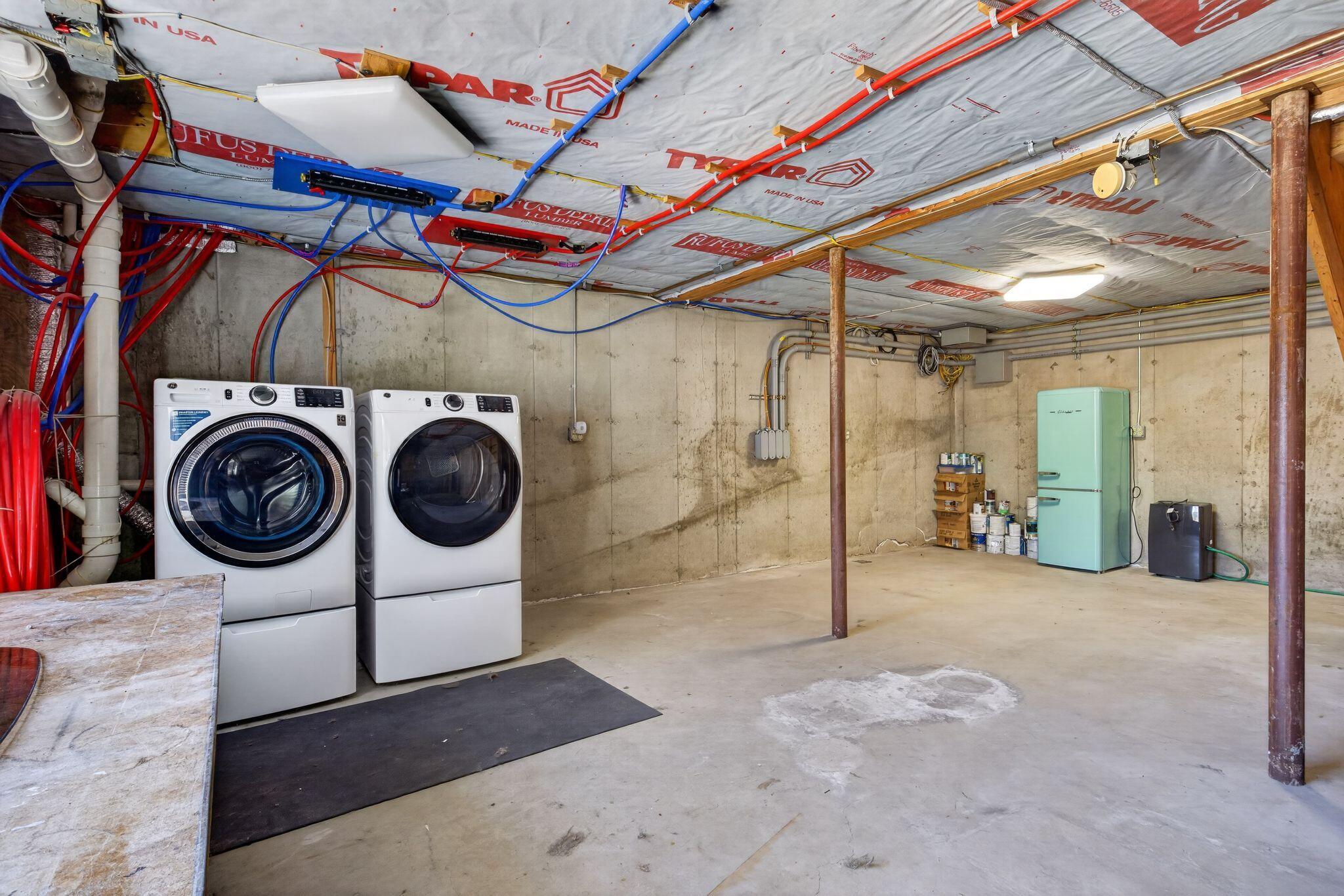 281 Portland Road Gray, ME 04039 - Photo 25 of 36 281_Portland_Rd_124