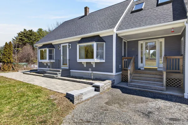 $589,000 | 281 Portland Road, Gray, ME 04039
