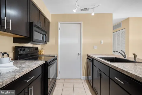 $230,000 | 431 Durham Court, West Deptford, NJ 08051