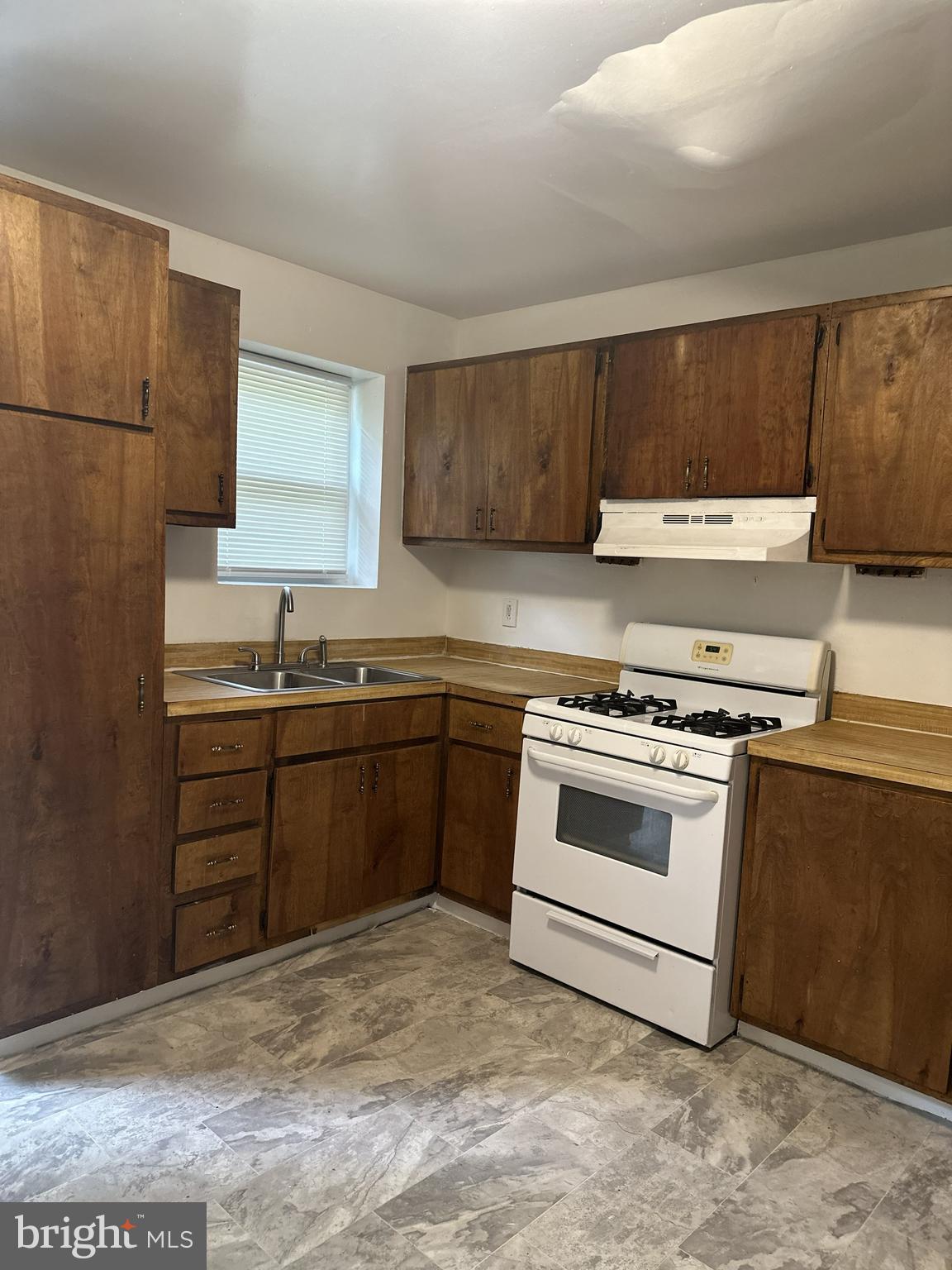 3016 Chelsea Terrace Baltimore, MD 21216 - Photo 6 of 22 Kitchen
