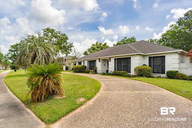1267 East Spring Valley Drive Mobile, AL 36693 - Photo 2 of 28 Circular Drive