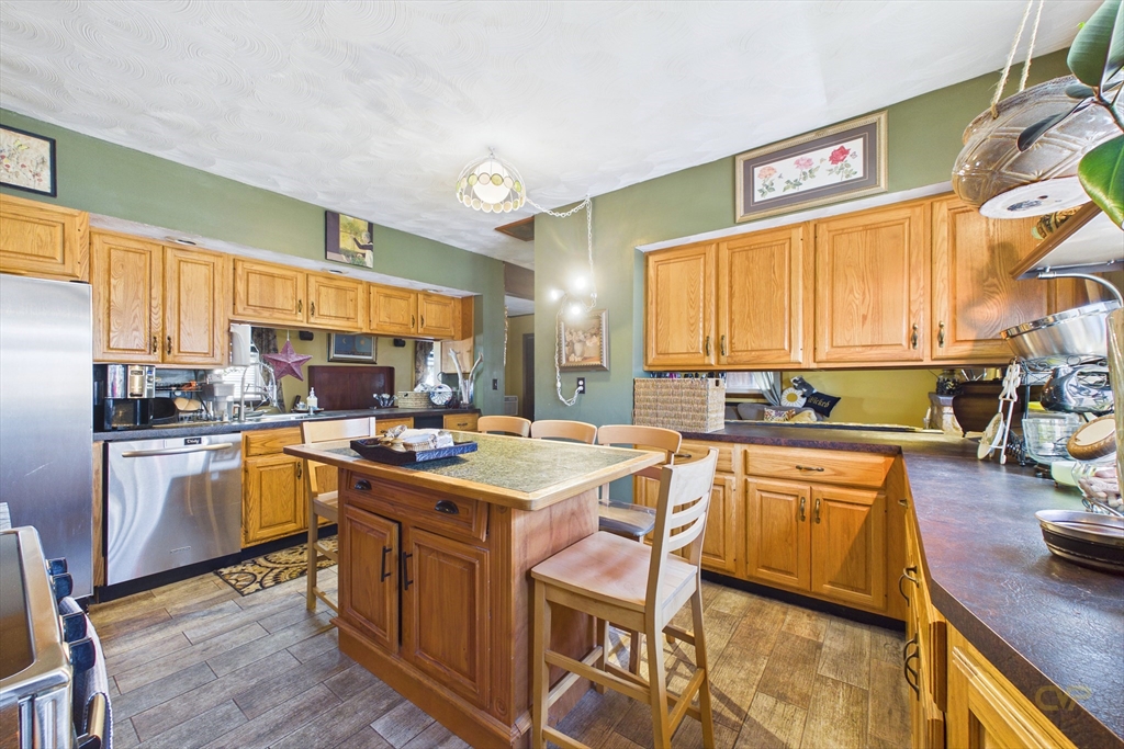 7 Wayne Street Fairhaven, MA 02719 - Photo 14 of 29