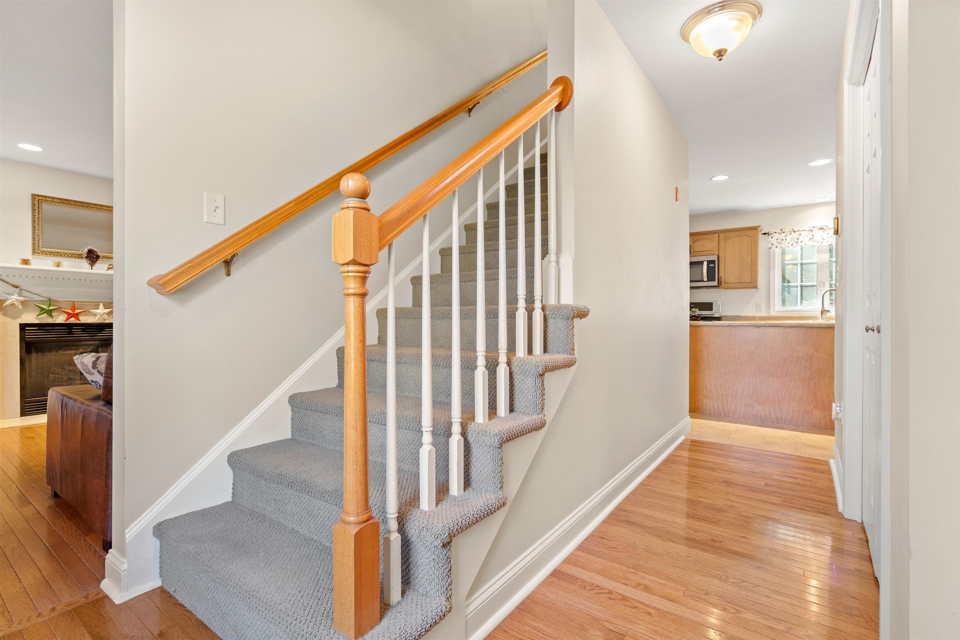 101 Island Pond Road Derry, NH 03038 - Photo 18 of 40