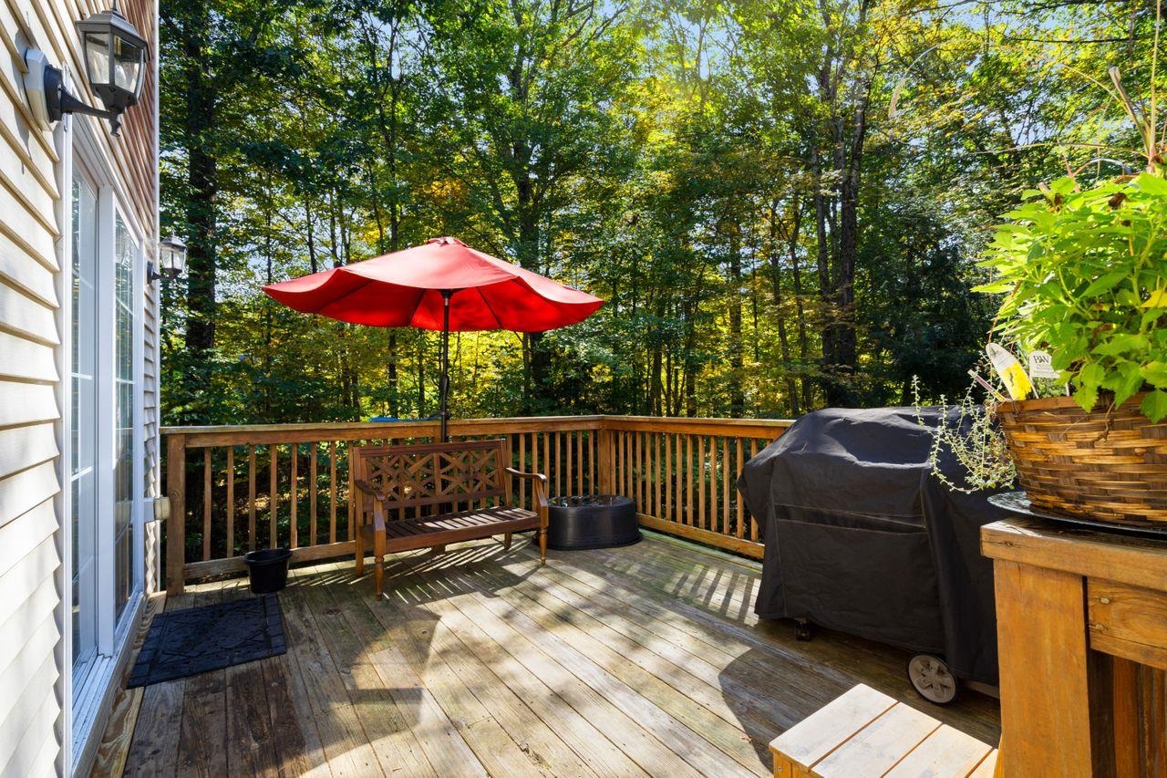 101 Island Pond Road Derry, NH 03038 - Photo 29 of 40