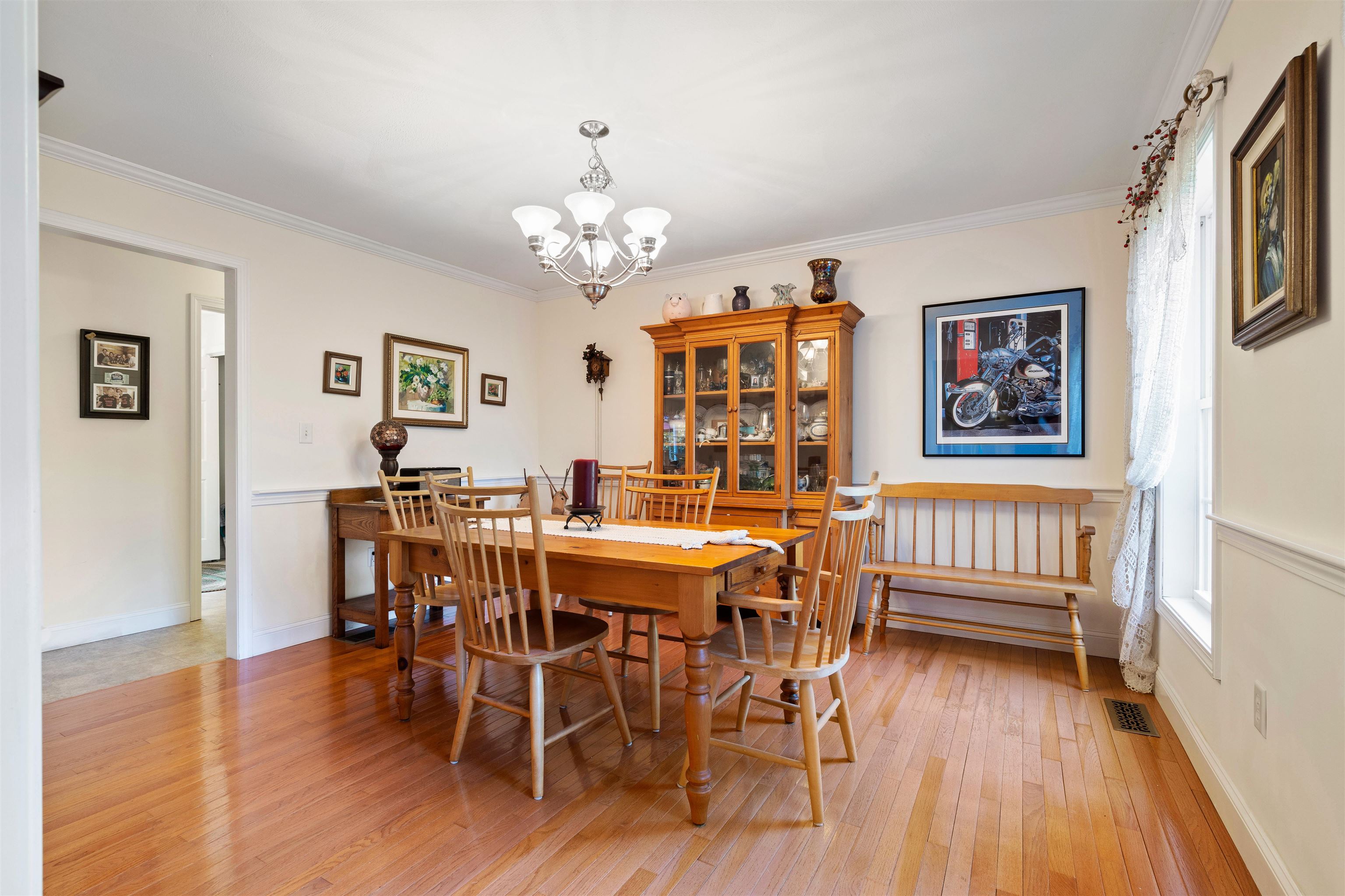 101 Island Pond Road Derry, NH 03038 - Photo 7 of 40