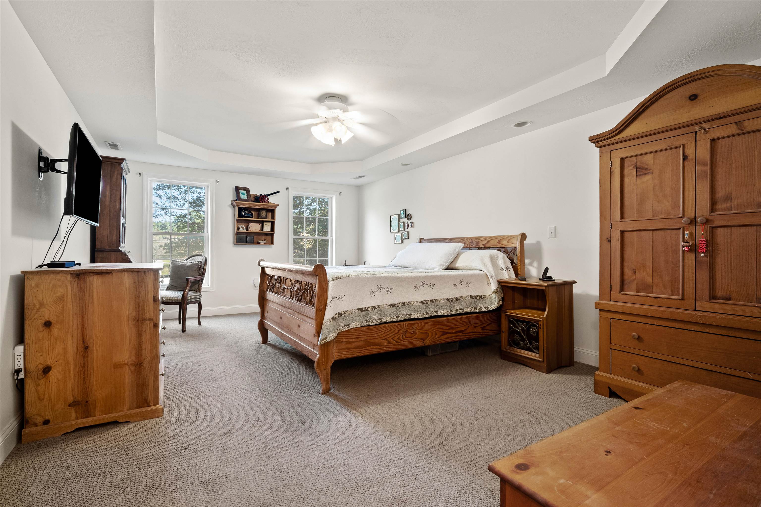 101 Island Pond Road Derry, NH 03038 - Photo 9 of 40