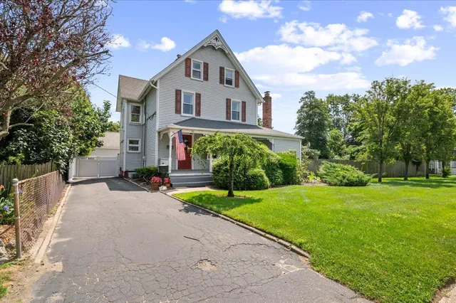 $800,000 | 71 Willow Avenue, Islip, NY 11751