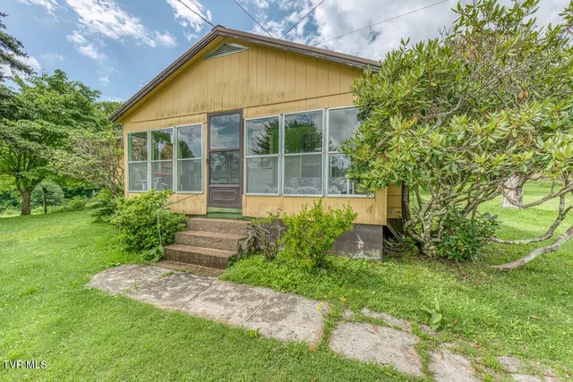 $325,000 | 427 Cove Creek Road, Roan Mountain, TN 37687