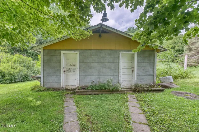 $325,000 | 427 Cove Creek Road, Roan Mountain, TN 37687