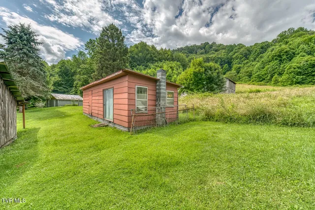 $325,000 | 427 Cove Creek Road, Roan Mountain, TN 37687