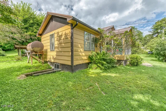 $325,000 | 427 Cove Creek Road, Roan Mountain, TN 37687