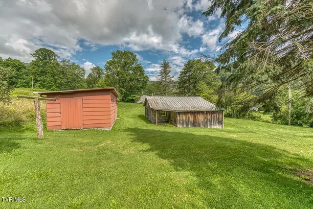 $325,000 | 427 Cove Creek Road, Roan Mountain, TN 37687