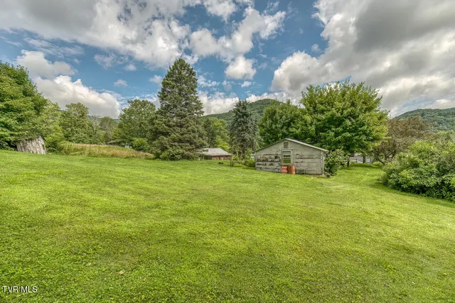 $325,000 | 427 Cove Creek Road, Roan Mountain, TN 37687