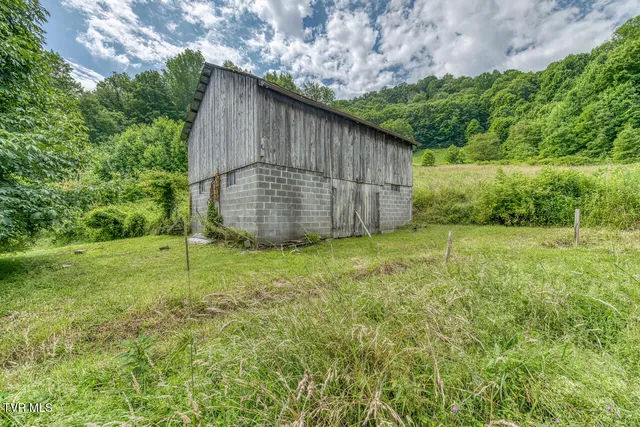 $325,000 | 427 Cove Creek Road, Roan Mountain, TN 37687