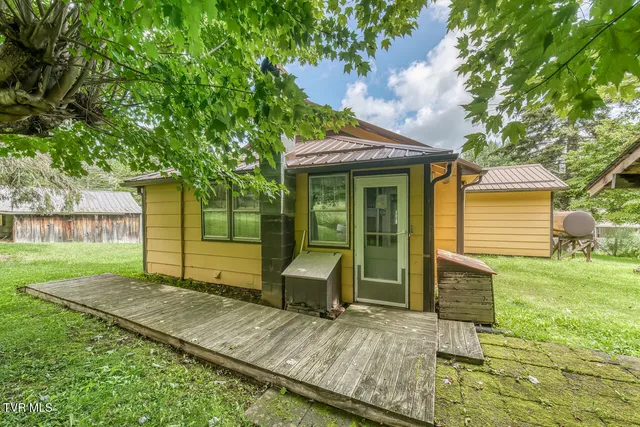 $325,000 | 427 Cove Creek Road, Roan Mountain, TN 37687