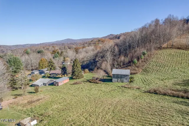 $325,000 | 427 Cove Creek Road, Roan Mountain, TN 37687