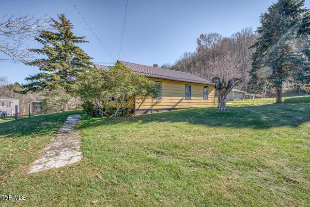 $325,000 | 427 Cove Creek Road, Roan Mountain, TN 37687