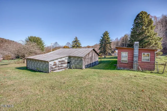$325,000 | 427 Cove Creek Road, Roan Mountain, TN 37687