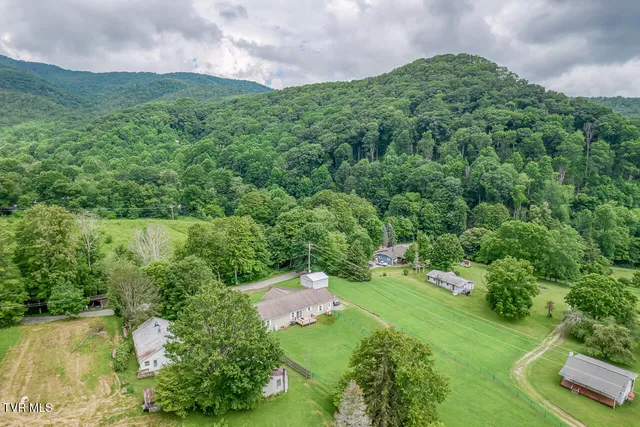 $325,000 | 427 Cove Creek Road, Roan Mountain, TN 37687