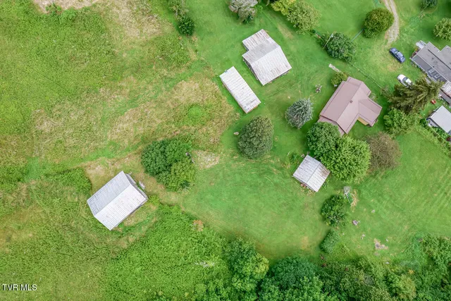 $325,000 | 427 Cove Creek Road, Roan Mountain, TN 37687