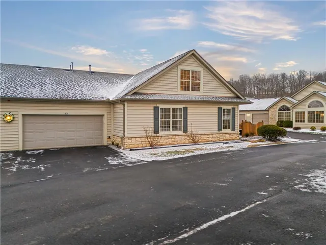 $339,900 | 1303 Golf Course Drive, Washington, PA 15301