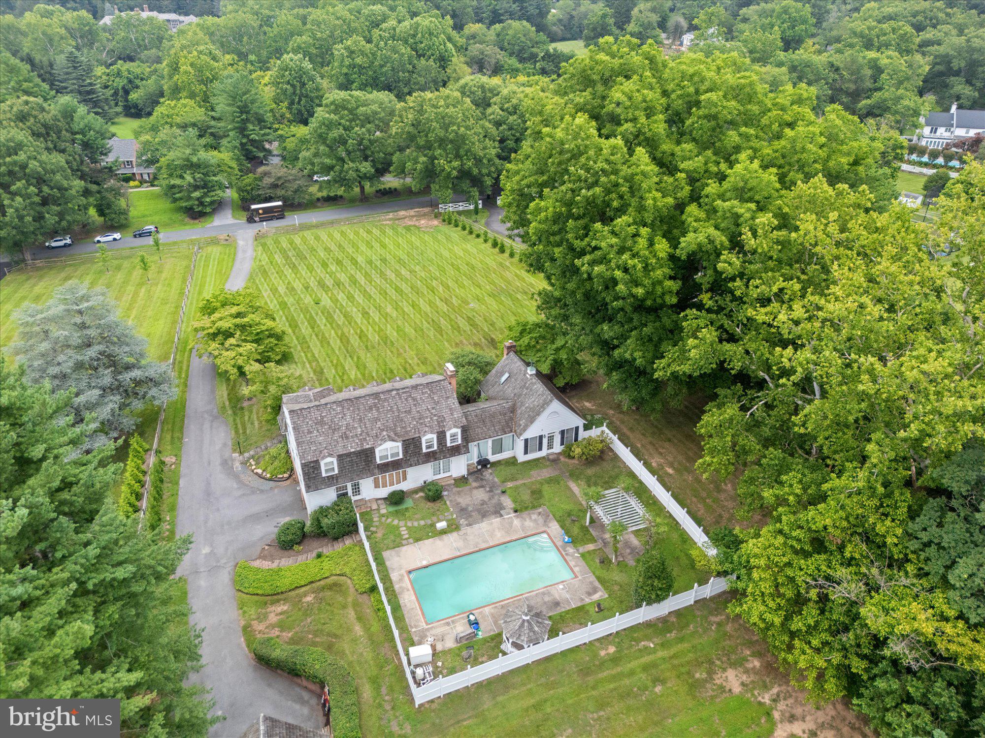 10812 Cripplegate Road Potomac, MD 20854 - Photo 21 of 24 Gallery Image 21