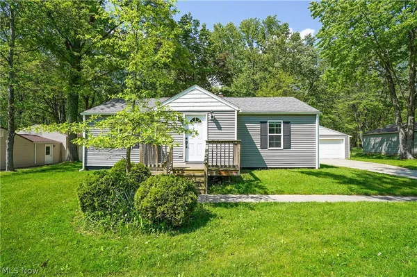 $1,350 | 1987 King Drive, Stow, OH 44224