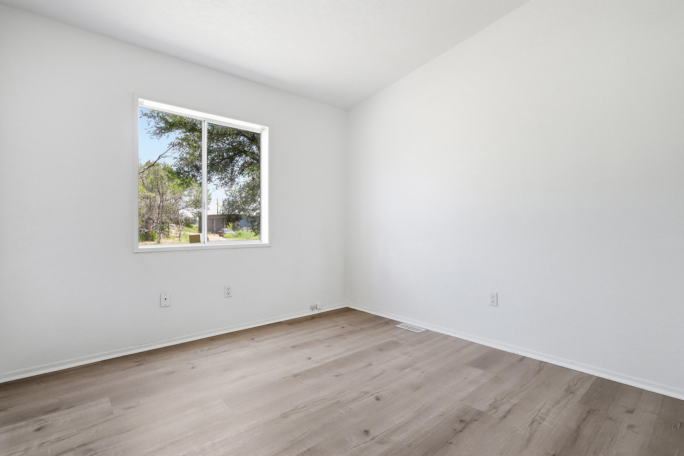 75 Romer Road South Jarales, NM 87023 - Photo 17 of 44 Gallery Image 17
