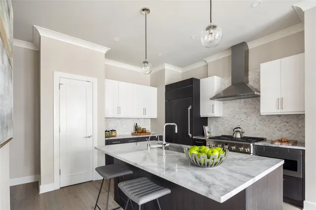 $799,000 | 100 Garvies Point Road, Unit 1312, Glen Cove, NY 11542