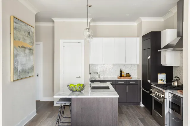 $799,000 | 100 Garvies Point Road, Unit 1312, Glen Cove, NY 11542