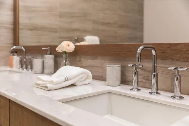 $799,000 | 100 Garvies Point Road, Unit 1312, Glen Cove, NY 11542