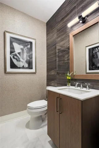 $799,000 | 100 Garvies Point Road, Unit 1312, Glen Cove, NY 11542