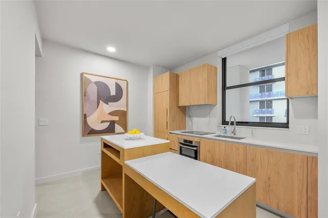 $840,000 | 11 Northeast 6th Street, Unit 907, Miami, FL 33132