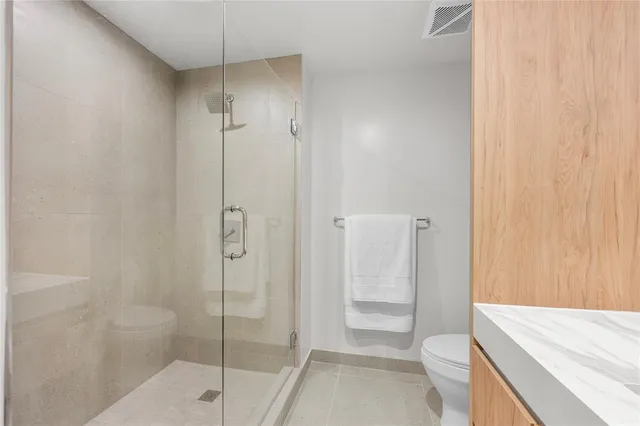 $840,000 | 11 Northeast 6th Street, Unit 907, Miami, FL 33132