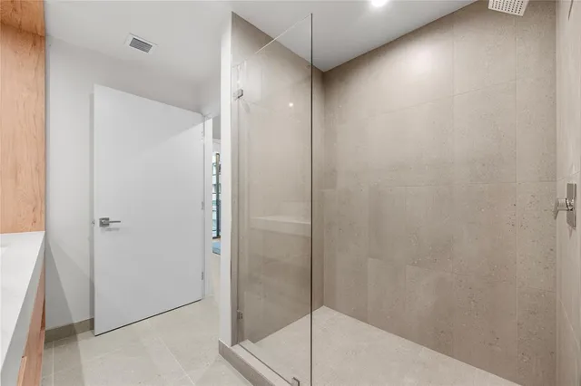 $840,000 | 11 Northeast 6th Street, Unit 907, Miami, FL 33132