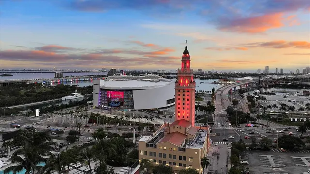 $840,000 | 11 Northeast 6th Street, Unit 907, Miami, FL 33132