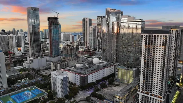 $840,000 | 11 Northeast 6th Street, Unit 907, Miami, FL 33132