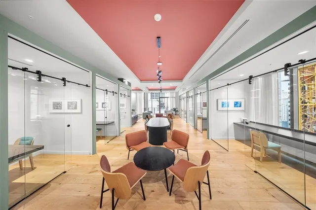 $840,000 | 11 Northeast 6th Street, Unit 907, Miami, FL 33132